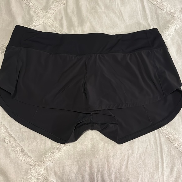 EUC lululemon speed up shorts 2.5 low rise - Picture 1 of 2
